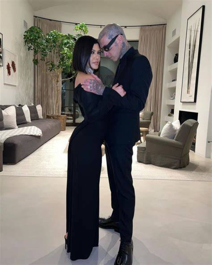 Kourtney Kardashian & Travis Barker Match In Black & White Outfits – Hollywood Life