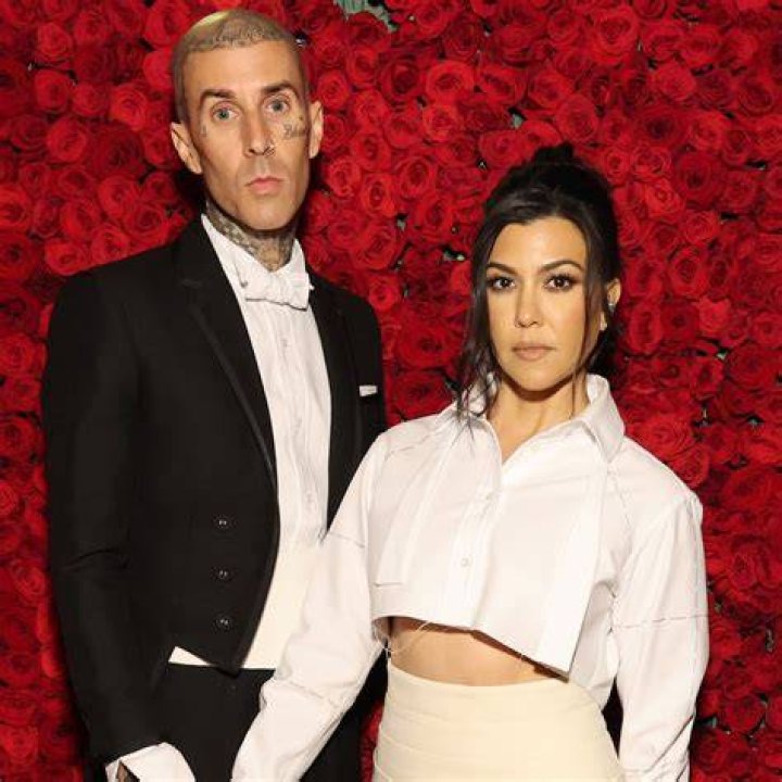 Kourtney Kardashian & Travis Barker Stop IVF To Have Baby Naturally – Hollywood Life