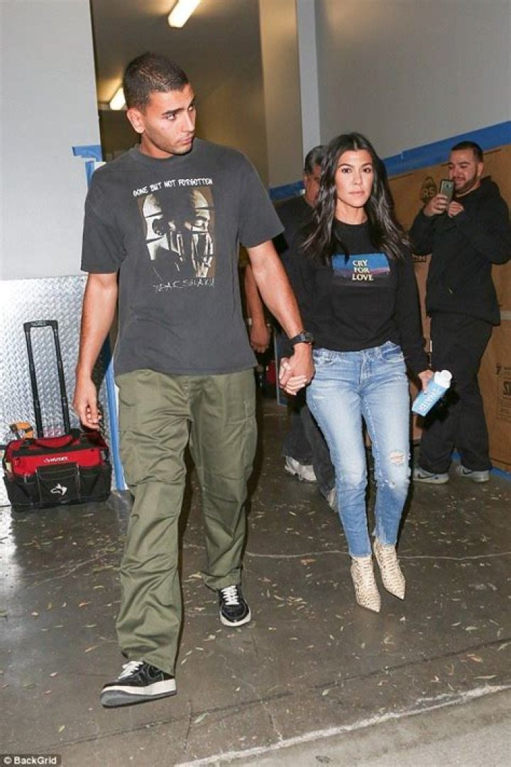 Kourtney Kardashian & Younes Bendjima Have Steamy Makeout While She Stuns In Bikini — See Pic