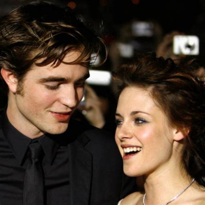Kristen Stewart Birthday Gift — What Robert Pattinson Gave Her – Hollywood Life