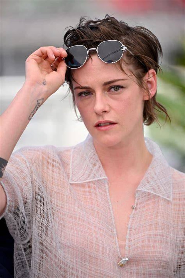 Kristen Stewart Wears Daisy Dukes & Chanel Top While Out In Cannes: Photos
