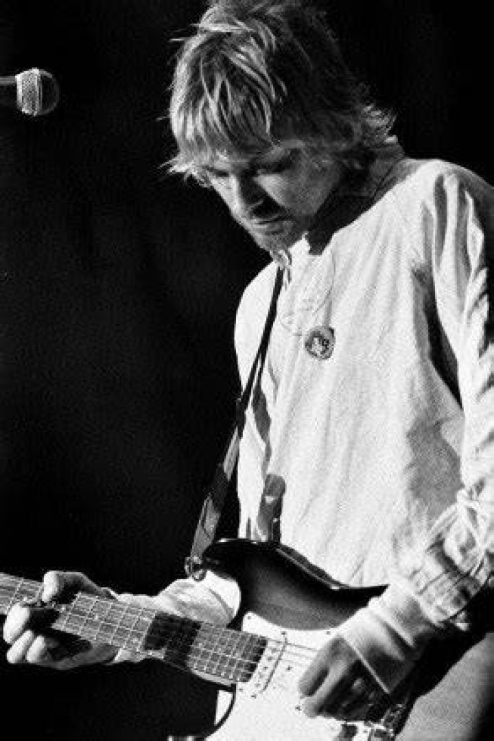 Kurt Cobain, Keith Flint & More – Hollywood Life