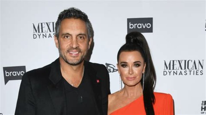 Kyle Richards Rocks a Bikini and Celebrates With Friends in Mexico in New Birthday Video Amid Mauricio Umansky Split