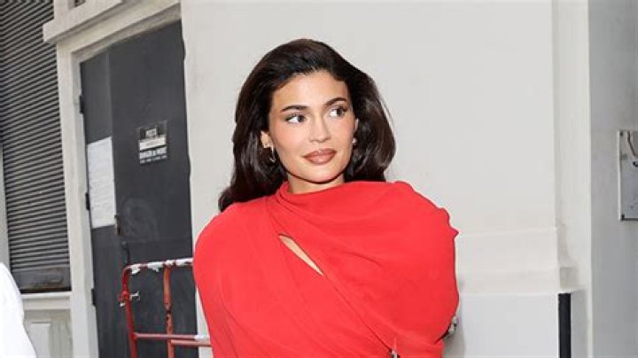 Kylie Jenner Goes Shirtless & Rocks Just a Fur Jacket & Jeans on Valentine’s Day