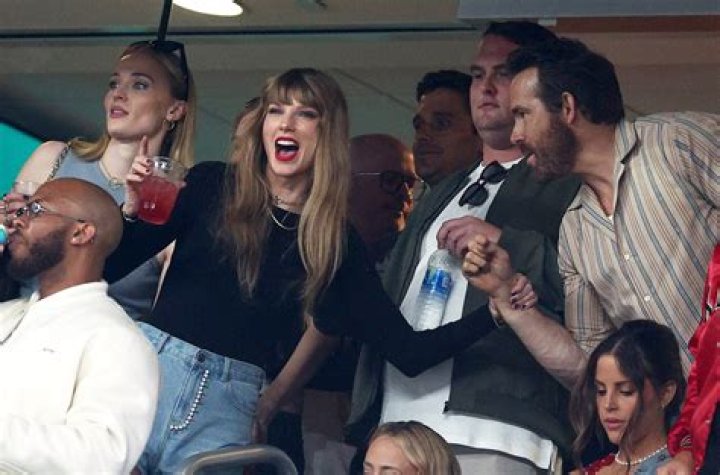 Kylie Jenner Has Awkward Moment With Blake Lively & Ryan Reynolds At Met Gala — Pics