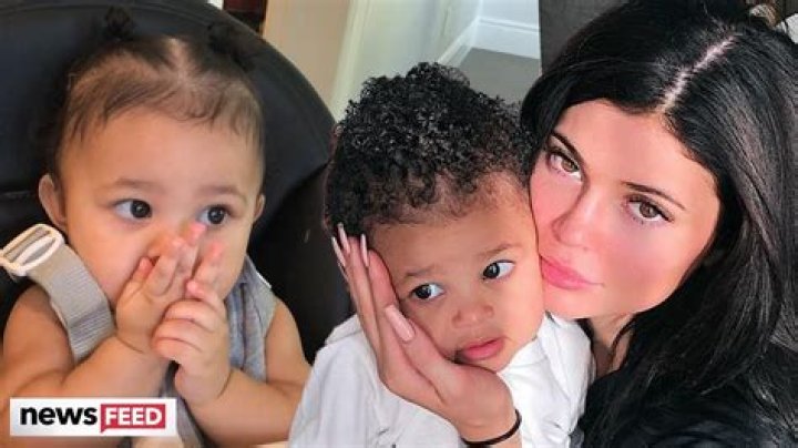 Kylie Jenner Hospitalized For ‘Severe’ Sickness & Flu-Like Symptoms — Report 