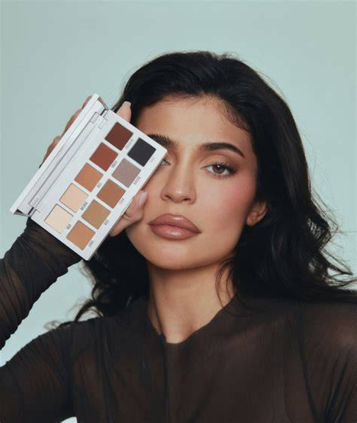 Kylie Jenner In Nude Top For Cosmetics Shoot: Photos – Hollywood Life
