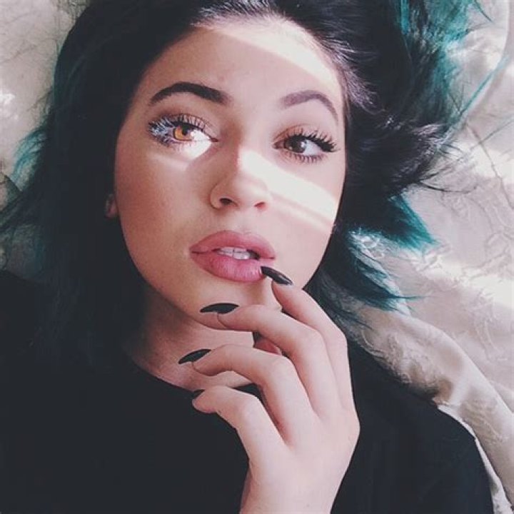 Kylie Jenner: Police Urge Reality Star To Get Restraining Order Against Obsessed Fan