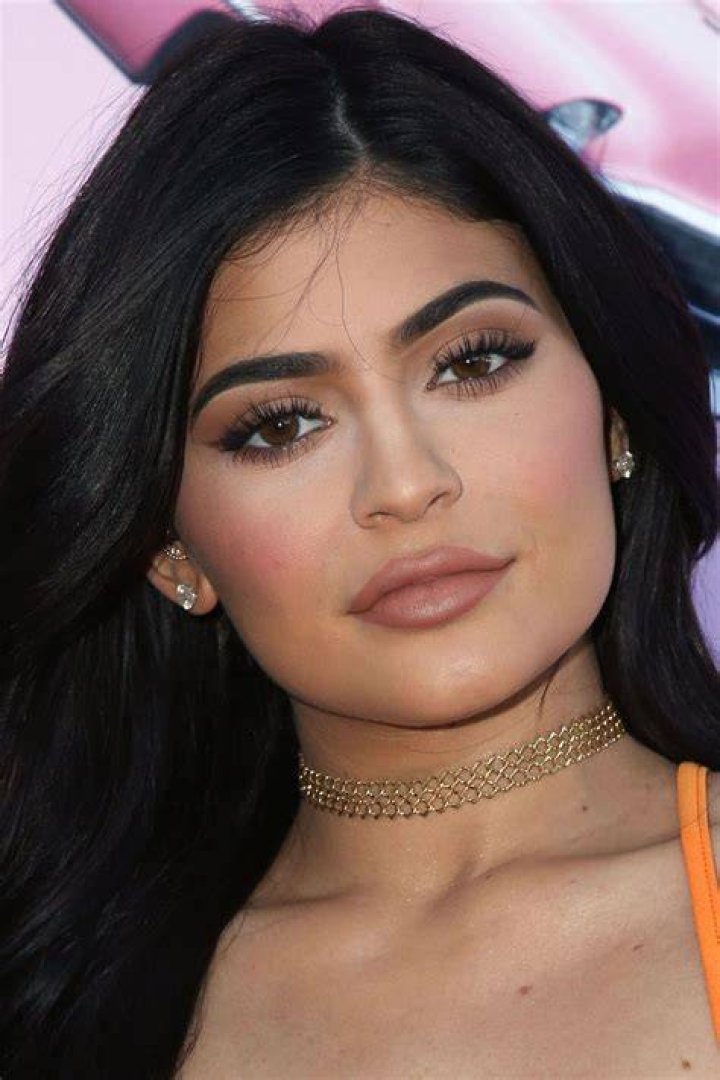 Kylie Jenner Radiates Beauty While Posing In A Bright Pink Bikini On Vacation — ‘Me Again’
