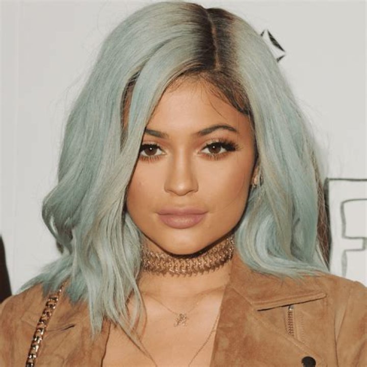 Kylie Jenner’s Blue Hair At Kim Kardashian’s Wedding — Keeps Blue Hue – Hollywood Life