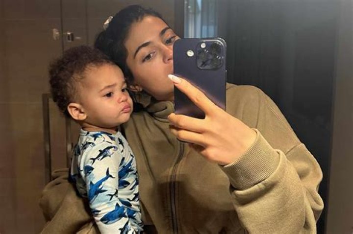 Kylie Jenner Says She’s Working on Getting Her ‘Abs’ Back After Baby #2: Watch