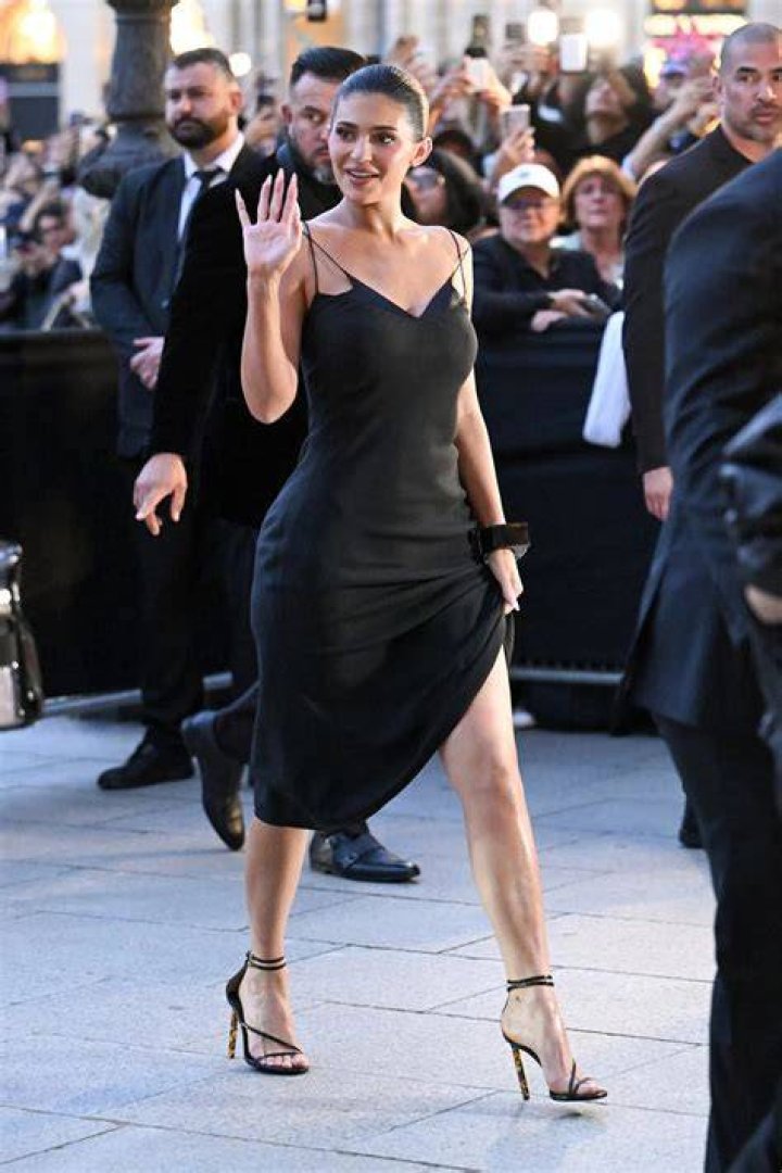 Kylie Jenner Stuns In A Curve-Hugging Black Outfit After Revealing Her Plans For A 2nd Child
