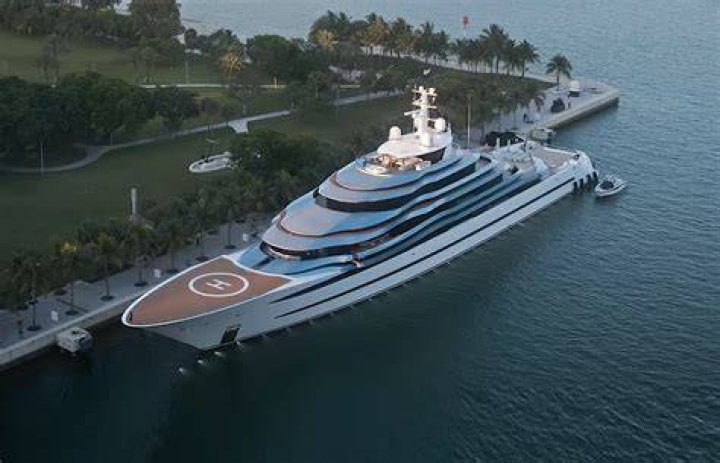 Kylie Jenner Will Celebrate Her 22nd Birthday Off The Coast Of Italy On A $250 Million Megayacht