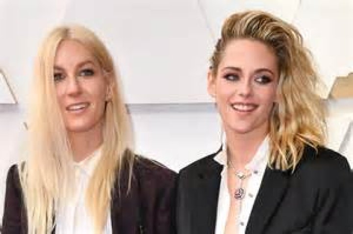 Lane Garrison & Kristen Stewart’s Relationship — Co-Stars Living Together – Hollywood Life