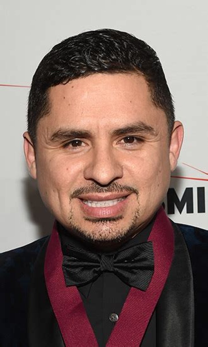 Larry Hernandez Celebrity Profile – Hollywood Life