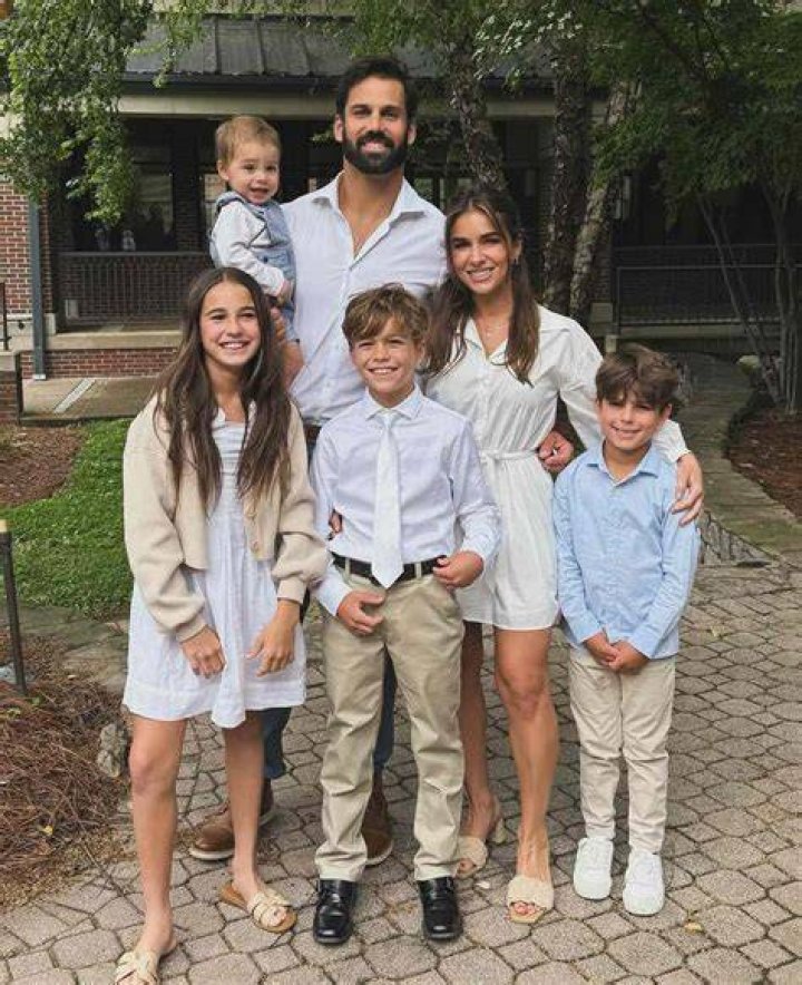 Learn About Her Kids With Eric Decker – Hollywood Life