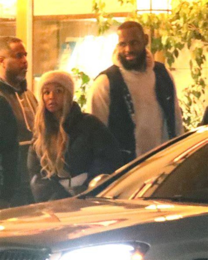 LeBron James & Wife Savannah Enjoy Date Night In West Hollywood – Hollywood Life