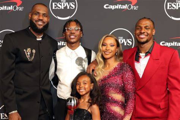 LeBron James’ Wife Savannah Stuns In High Slit Dress On 35th Birthday – Hollywood Life