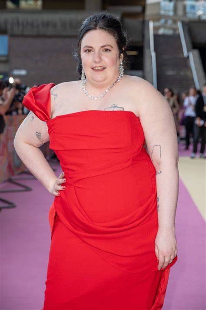 Lena Dunham – Hollywood Life