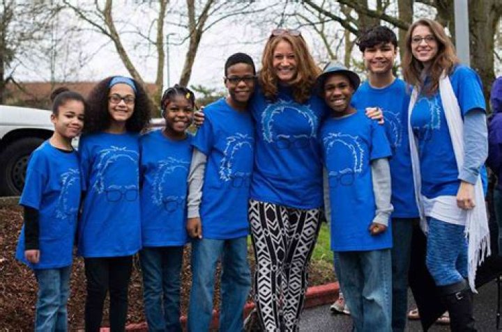 Lesbian Couple Drives Car With Their 6 Kids Off Cliff At 90 Mph Killing At Least 3 Children