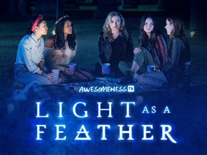 ‘Light As A Feather’ — Show Photos