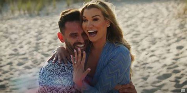Lindsay Hubbard ‘Blindsided’ by Carl Radke Calling Off Engagement in ‘Summer House’ Season 8 Trailer