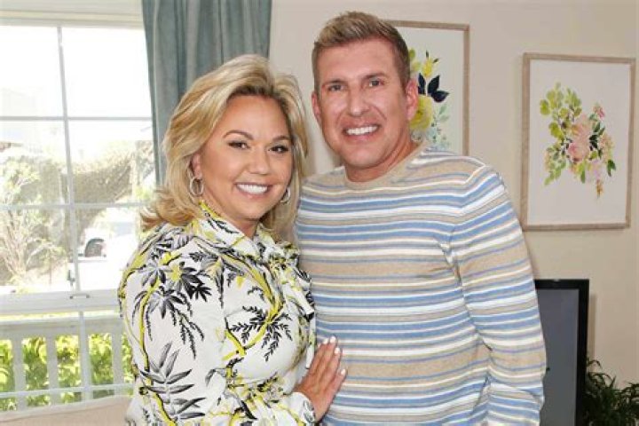 Lindsie Chrisley Talks What Todd & Julie Are Doing Before Prison – Hollywood Life