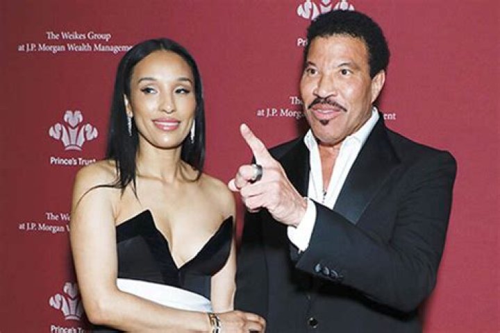 Lionel Richie, 72, Cuddles Up To GF Lisa Parigi, 32, At The Prince’s Trust Gala: Photos