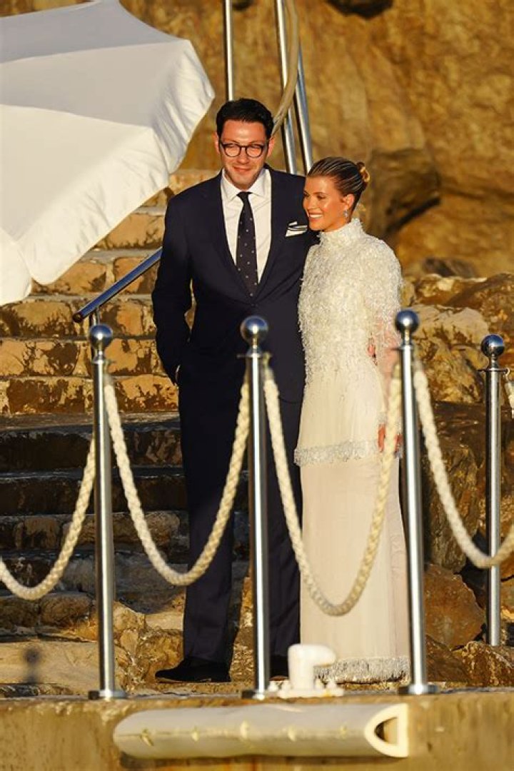 Lionel’s Daughter Weds Elliot Grainge In France – Hollywood Life