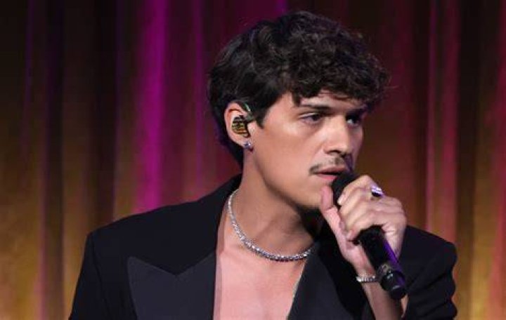 Listen To His New Ballad – Hollywood Life