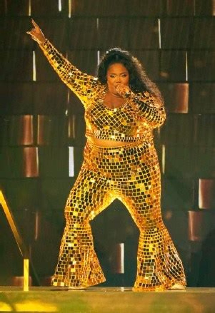 Lizzo Performs In Nothing But Blue Shapewear To Celebrate Drop Of New Album In NYC: Watch