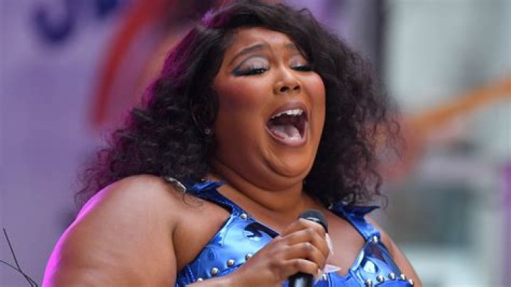 Lizzo Shared Sexy Blue Tie-Dye Bikini Snapshot: Photos – Hollywood Life