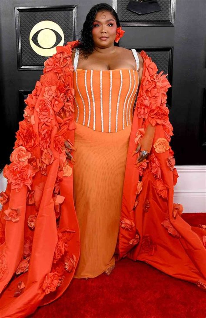 Lizzo Sheds Her Clothes To Make Powerful Statement About Natural Beauty: ‘Let’s Get Real Ya’ll’