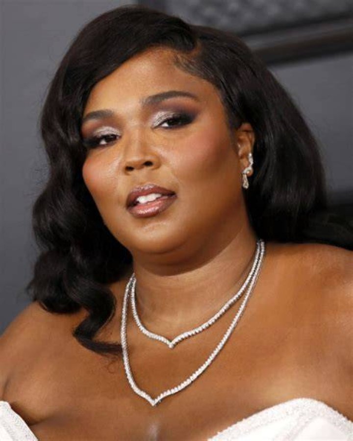 Lizzo Shows Selena Gomez Love In A Bikini From Her La’Mariette Collab – Hollywood Life