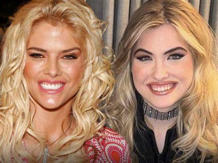 Looks Just Like Anna Nicole Smith In Pics – Hollywood Life