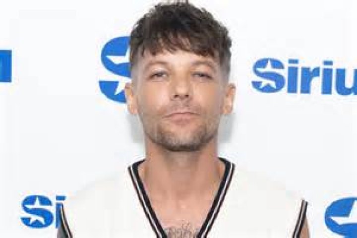 Louis Tomlinson’s Dad: Suicide Attempt ‘Not About’ 1D Singer — What Caused Distress?