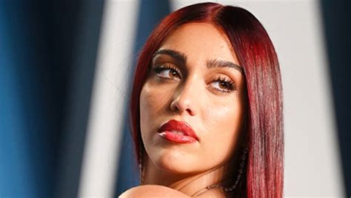Lourdes Leon Rocks Sparkly Crop Top & Matching Mini Skirt: Photo – Hollywood Life