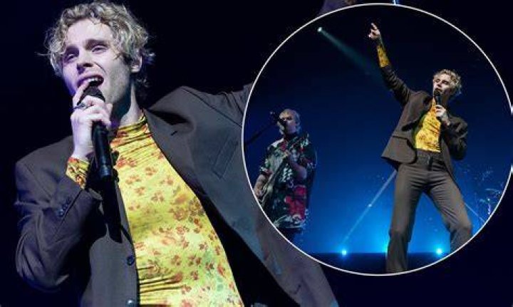 Luke Hemmings News, Photos & More – Hollywood Life