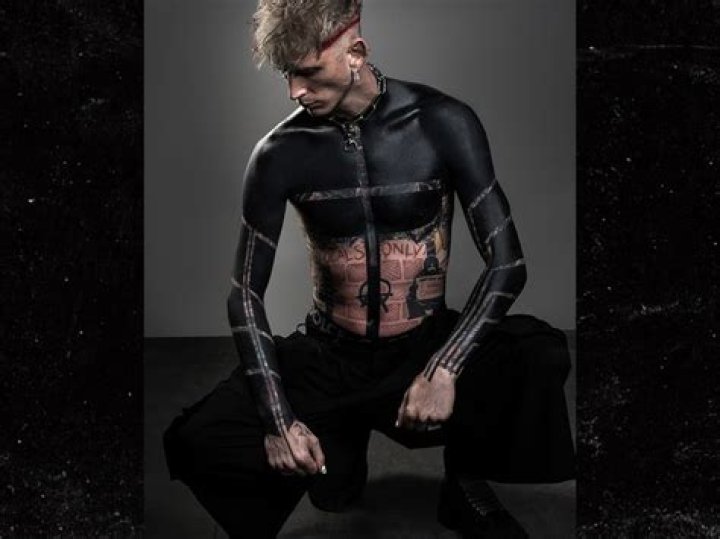 Machine Gun Kelly Covers Himself With Just A Hand Towel In New Pic – Hollywood Life