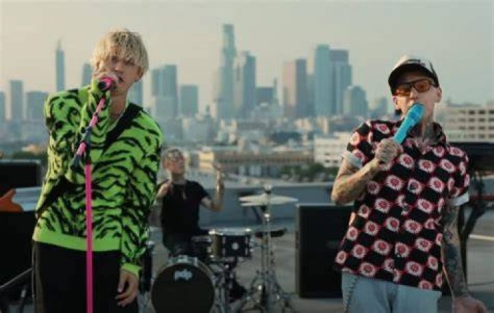 Machine Gun Kelly Rocks Out During VMA Performance With Blackbear & Travis Barker