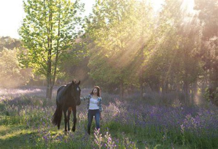 Mackenzie Foy On ‘Black Beauty’ & A Possible Sequel: Interview – Hollywood Life