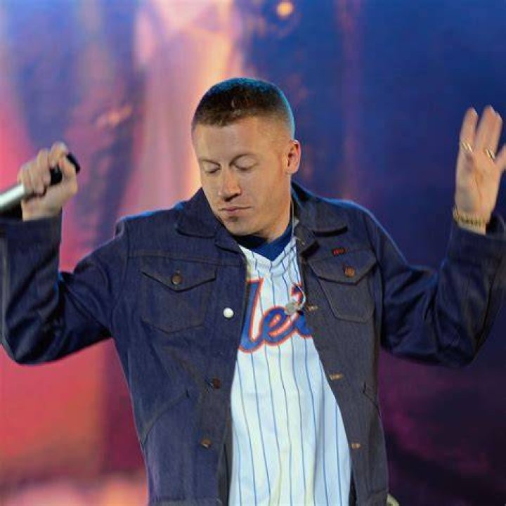 Macklemore – Hollywood Life