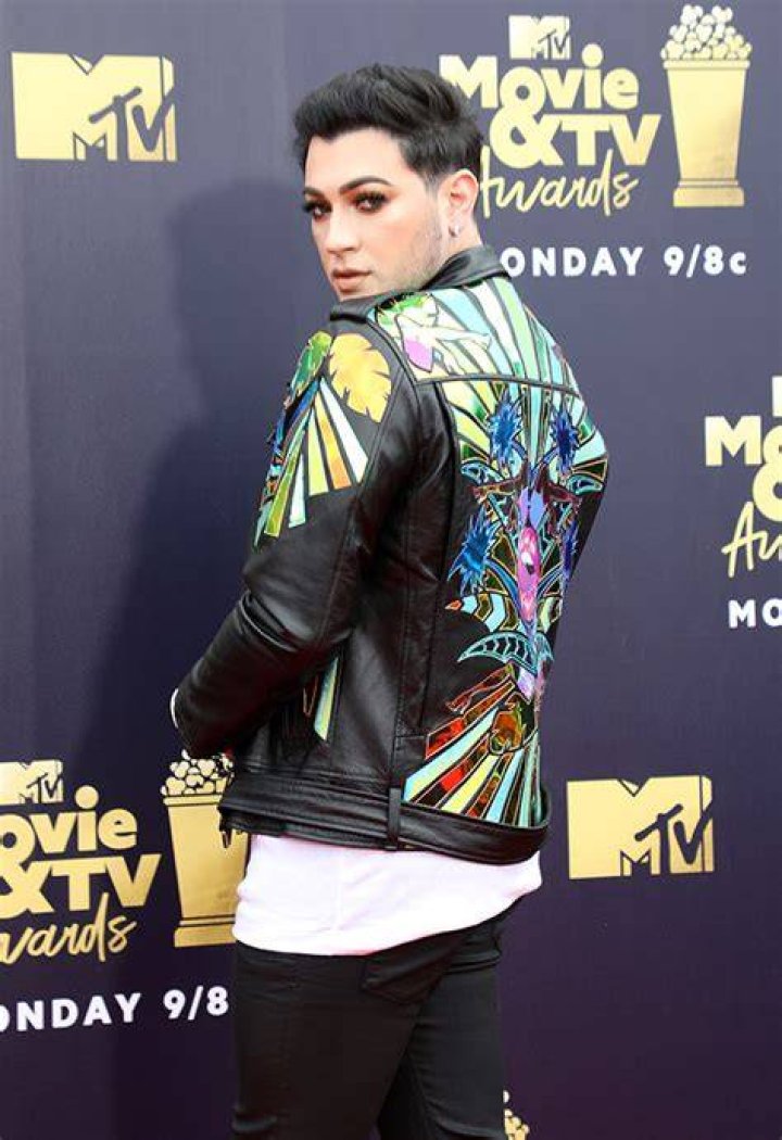 Manny MUA Says ‘Surreal Life’ Co Star Made Him ‘Starstruck’ (Exclusive) – Hollywood Life