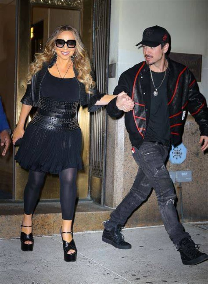 Mariah Carey, 49, & Bryan Tanaka, 36, Show PDA On Vacation After Nick Cannon Says He’d Marry Her Again