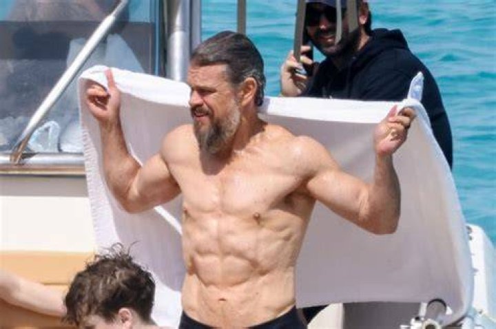 Mark Wahlberg, 49, Shows Off His Ripped Physique While Gushing Over Wife Rhea Durham – Pic