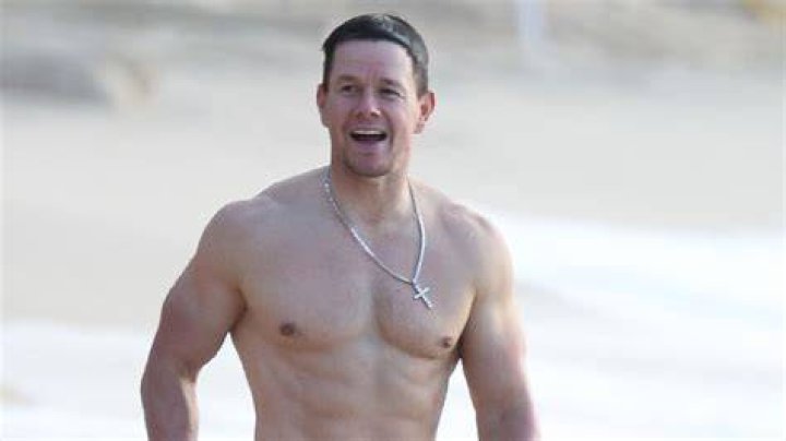 Mark Wahlberg Channels Calvin Klein Ad In Shirtless Selfie: Photo – Hollywood Life