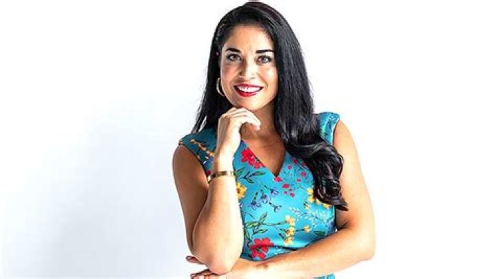 ‘Married At First Sight’s Dr. Viviana Coles Teases New Spinoff – Hollywood Life