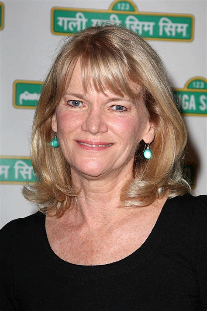 Martha Raddatz Celebrity Profile – Hollywood Life