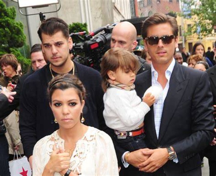 Mason Disick Dances With Mom Kourtney Kardashian On TikTok: Watch – Hollywood Life