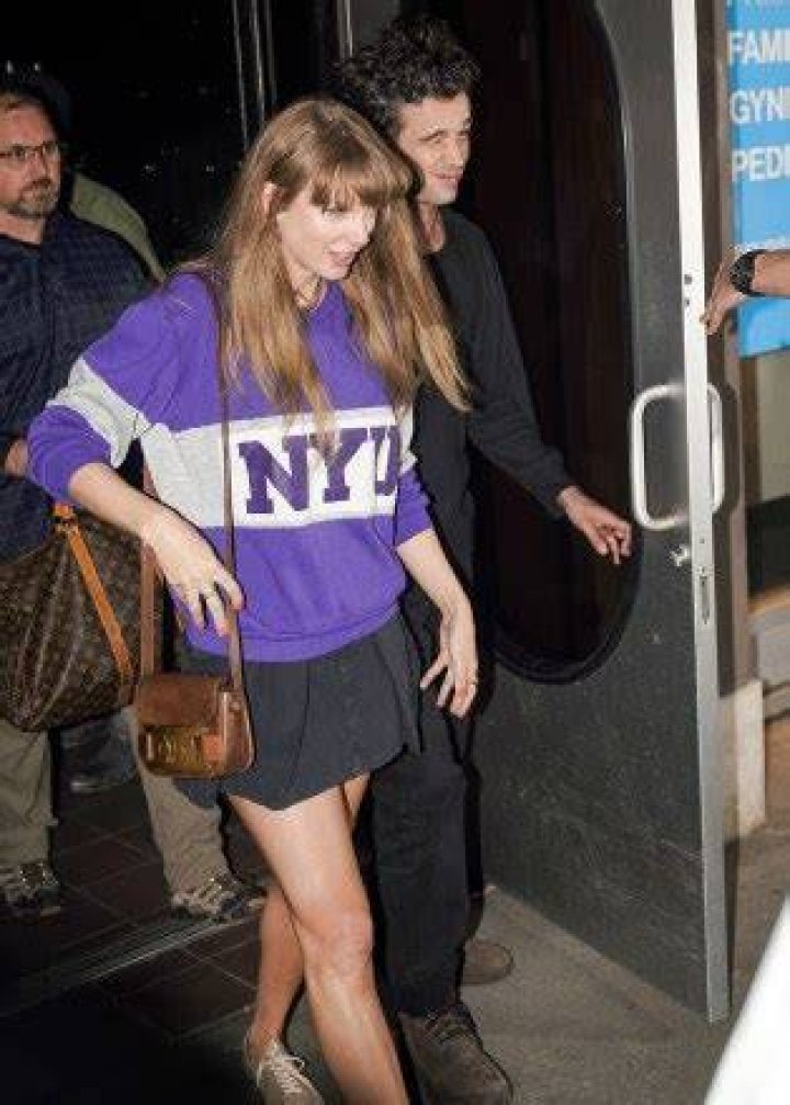 Matty Healy Attends Taylor Swift’s Nashville Concert – Hollywood Life